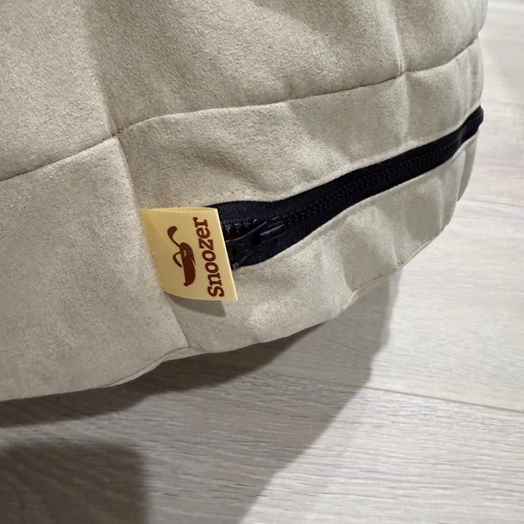 Pottery Barn Tan and Cream Dog Clam Shell Bed - Picture 3 of 5